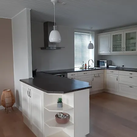 Villa Stor I Lendemarke *
